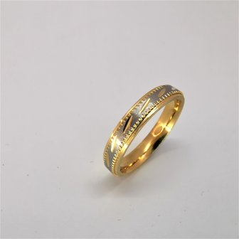 Waarneembaar Systematisch Kapel Edelstaal Ringen, Mat zilverkleurig ring met goud streep en rand. doos 36st  - Import & Groothandel Lili