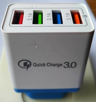 &quot;Quick Charge 3.0&quot; Snellader ; 3x usb + 1x QC 3.0 usb