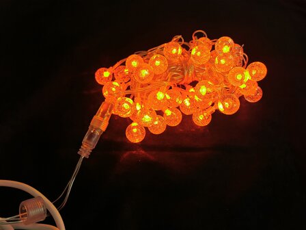 Oranje bubbelsbol lichtsnoer, 40 oranje leds in bolletje, 6 meter, 8 programma&rsquo;s &amp; afstandsbedienig, doorkoppelbaar, IP44. voor binnen en buiten