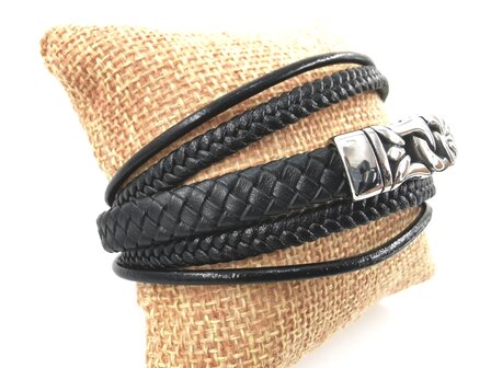 Stoere leren armband met 5 stroken en edelstaal sluiting en element.