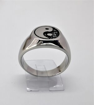 RVS zegelring met symbool - Yin yang- 3D Yin in zwart coating en Yang in zilver. doos 36 stuks