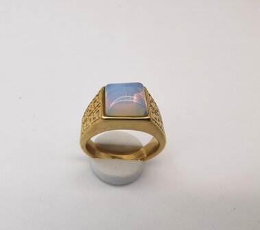 Edelstahl-Edelstein-Opal-goldfarbener griechischer Design-Ring. Vierkantringe mit Schutzstein