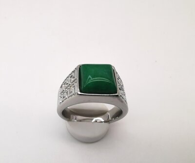 Edelstahl-Edelstein-gr&uuml;ne Jade silberfarbene quadratische Ringe im griechischen Design mit Schutzstein.