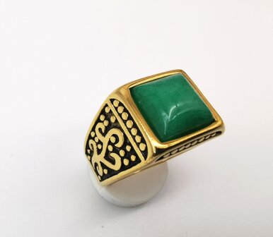 Edelstahl-Edelstein-quadratischer Jade-Goldring. mit schwarz/goldenen Mustern an der Seite.