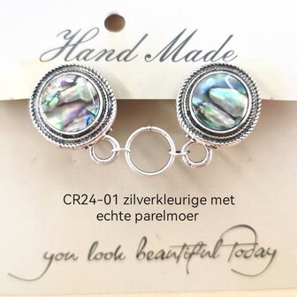 Clips, parelmoer edelsteen met midden een ring  in kleur antiek zilver look.