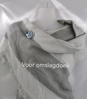 Magneet, broche, met schuine streep, Zilverkleurig voor omslagdoek, sjaal en vest te sluiten.