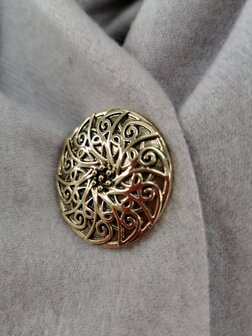 Magnet, Brosche, rund, Mandala-Symbol goldfarben zum Verschlie&szlig;en von Schal, Schal und Strickjacke.