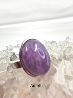 Amethyst-Edelstein-Edelstahlring, silberfarben, oval.