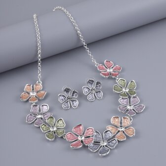 Set: Design zilverkleur ketting verschillende multi kleur emaille bloemen.