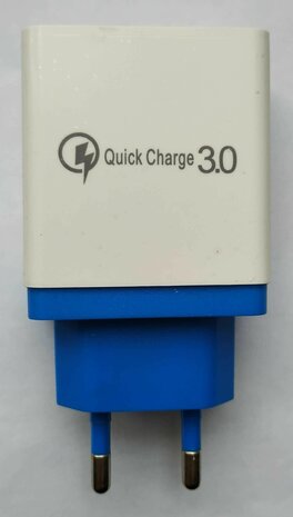 "Quick Charge 3.0" Snellader ; 3x usb + 1x QC 3.0 usb