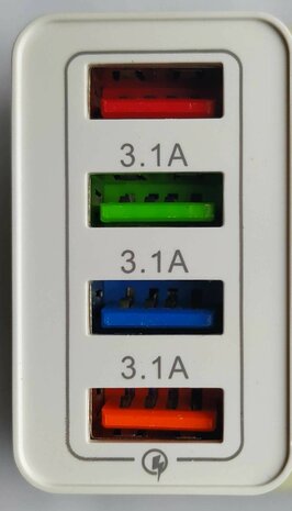 "Quick Charge 3.0" Snellader ; 3x usb + 1x QC 3.0 usb