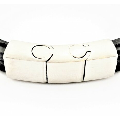 Zwarte leren armband stijl 5 in 1 gevlochten met dubbel sluiting.