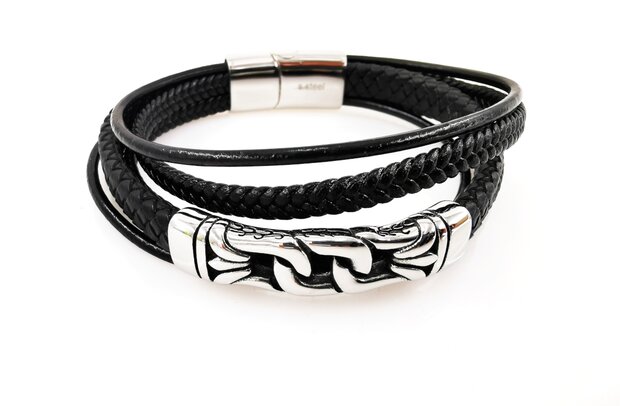 Stoere leren armband met 5 stroken en edelstaal sluiting en element.