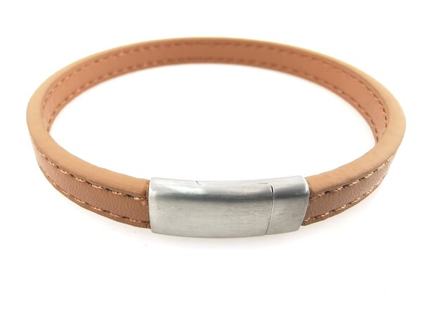 Stilvolles Herrenarmband aus beigem Leder: Cool und zeitgemäß.