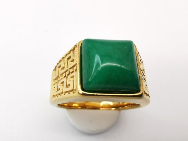 Edelstahl-Edelstein-Grüner Jade-goldfarbener griechischer Design-Ring. Vierkantringe mit Schutzstein