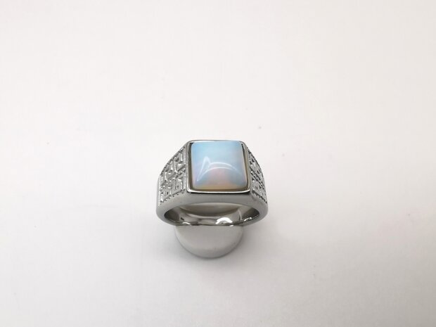 Edelstahl-Edelstein-Opal silberfarbene quadratische Ringe im griechischen Design mit Schutzstein.