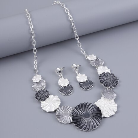 Set: Klassieke cirkel wervelingen set kleurrijke emailleer sieraden.